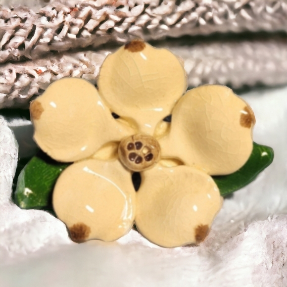 Vintage Porcelain Dogwood Blossom Brooch - Picture 2 of 9